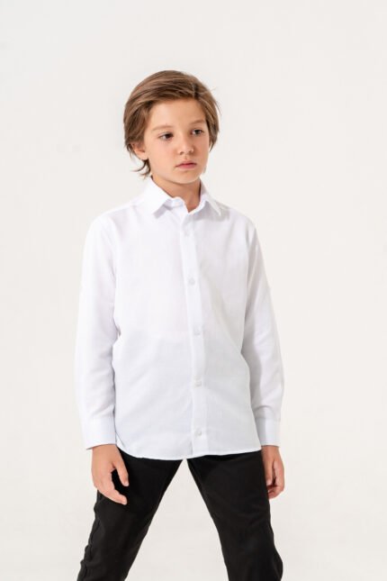 Erkek Çocuk Beyaz Gömlek – Klasik Uzun Kollu Şık Okul & Özel Gün Gömleği